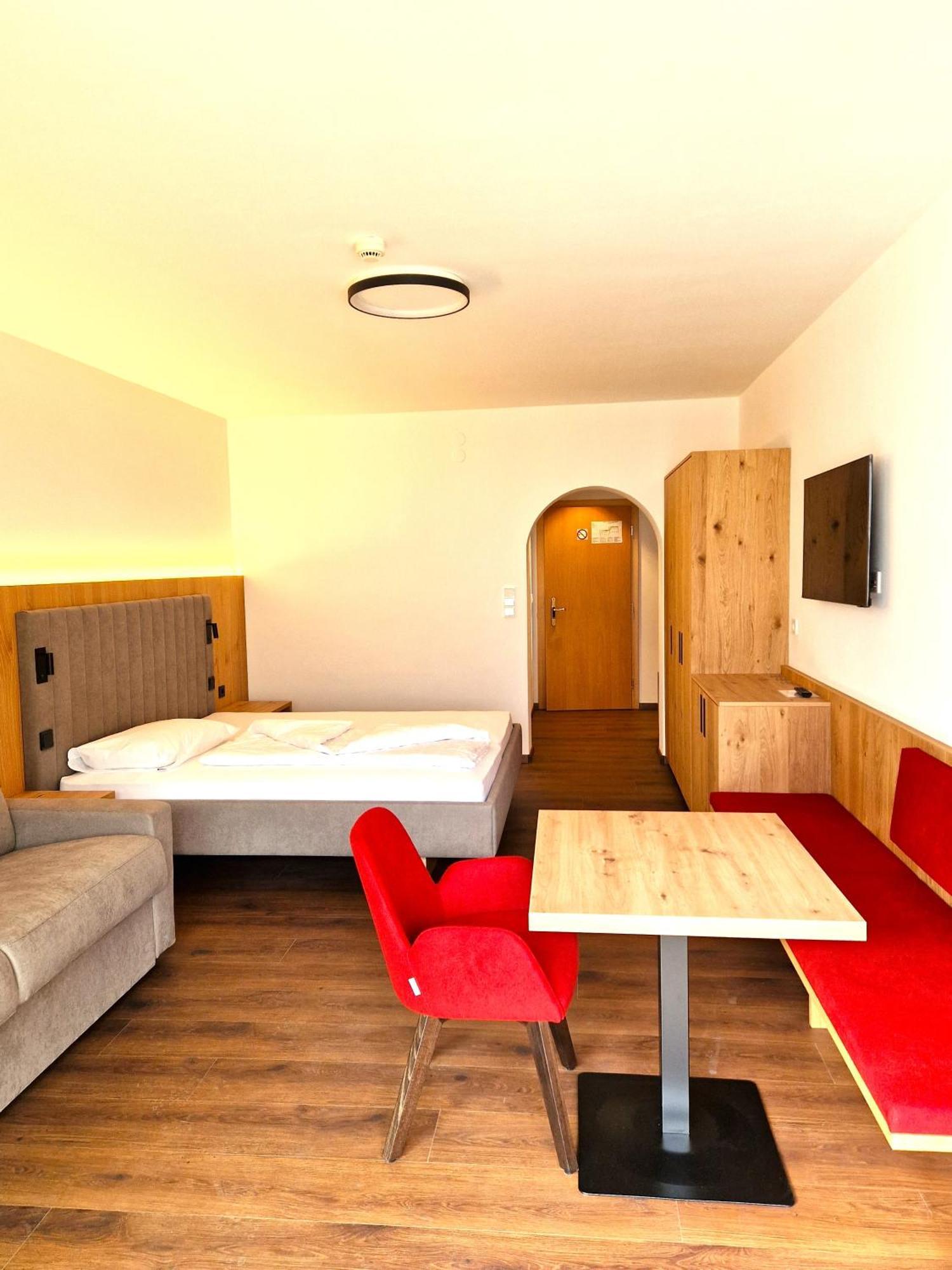 Hotel Tanja-Sonnenhof Laces Esterno foto