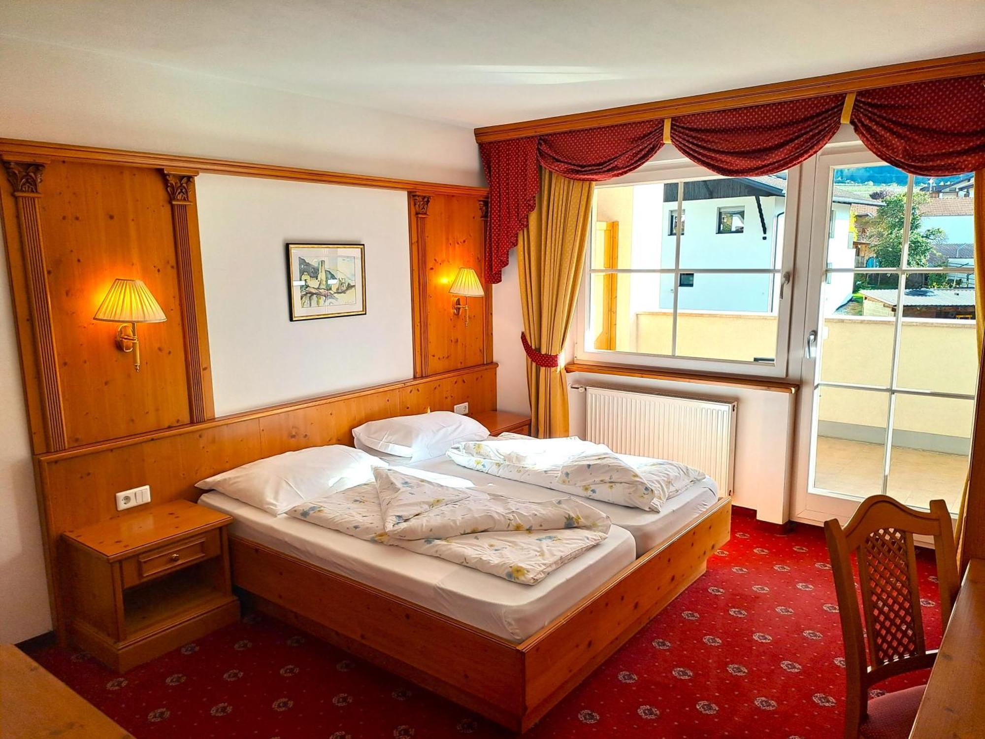Hotel Tanja-Sonnenhof Laces Esterno foto